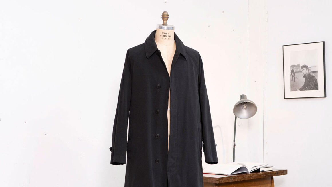 COMOLI – garment dyed bal collar coat –