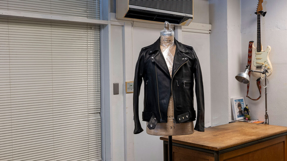 BLACKBIRD – double breasted riders jacket –